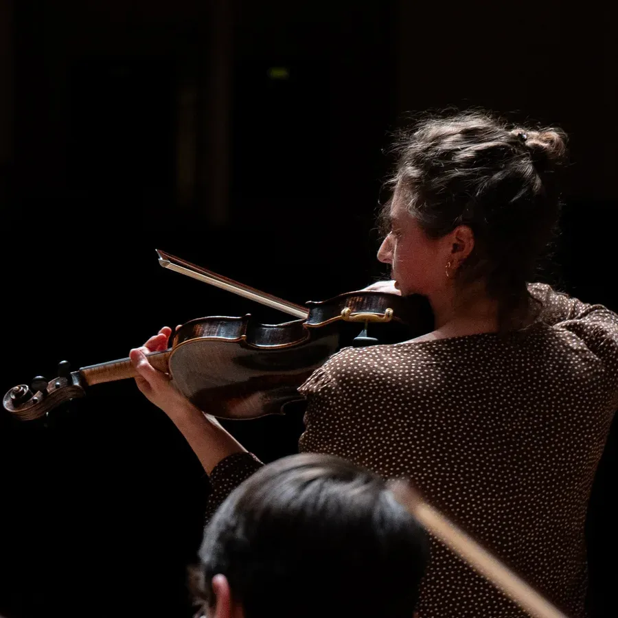 Mathilde Milwidsky playing the violin in rehearsal at Cadogan Hall, February 2026.